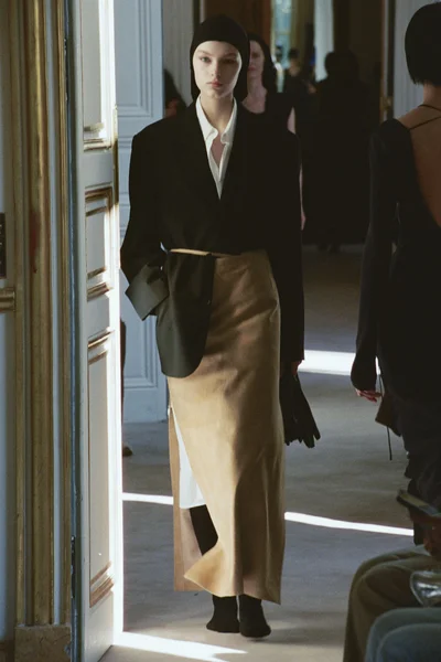 Look 28